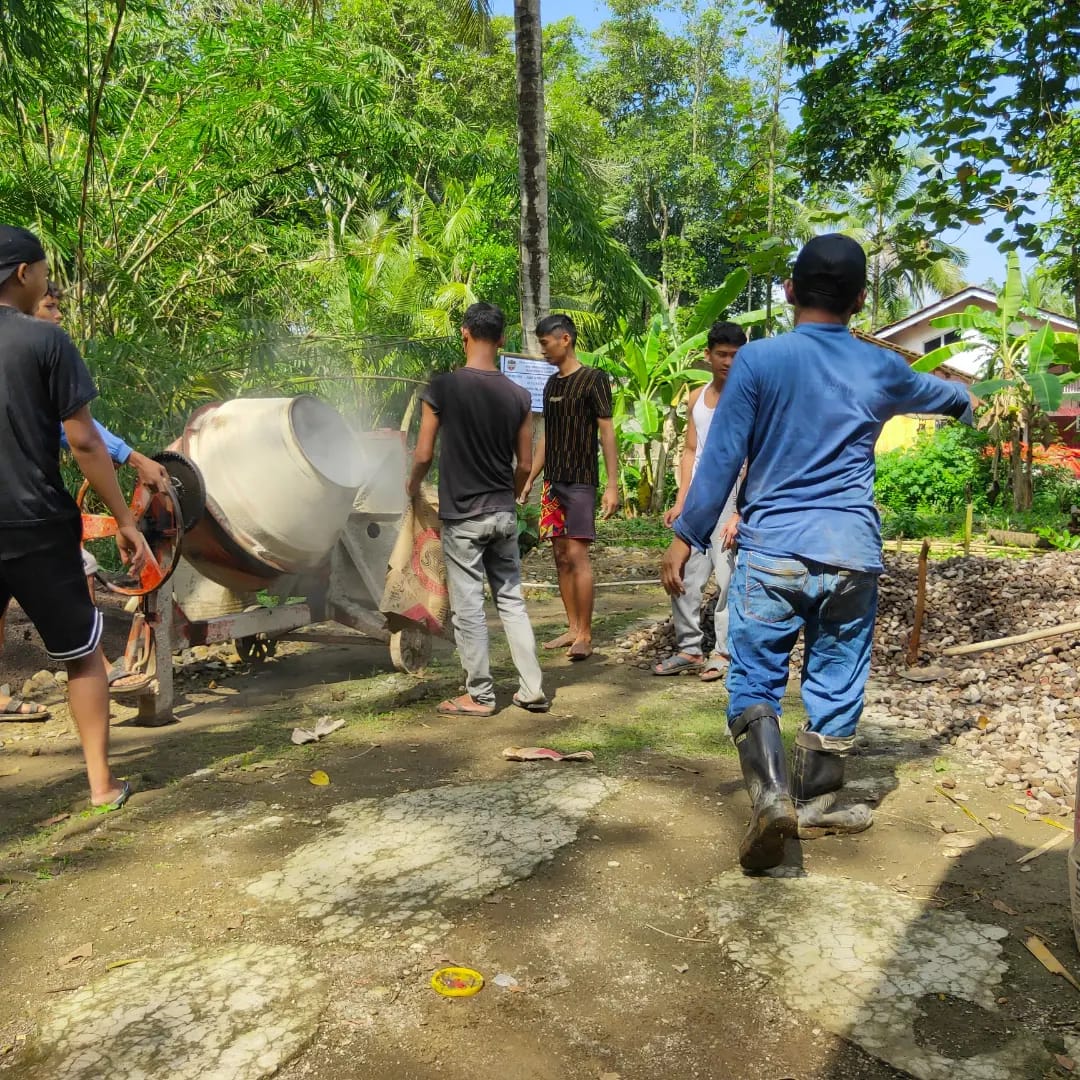 Rabat Beton Jalan Lingkungan RT 04 RW 02 Dusun Kedungsari Desa Baregbeg